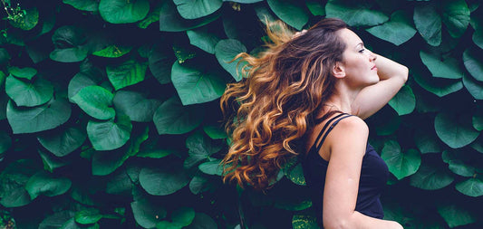 Descubre en qué consiste la rutina capilar conocida como el Método Curly Girl