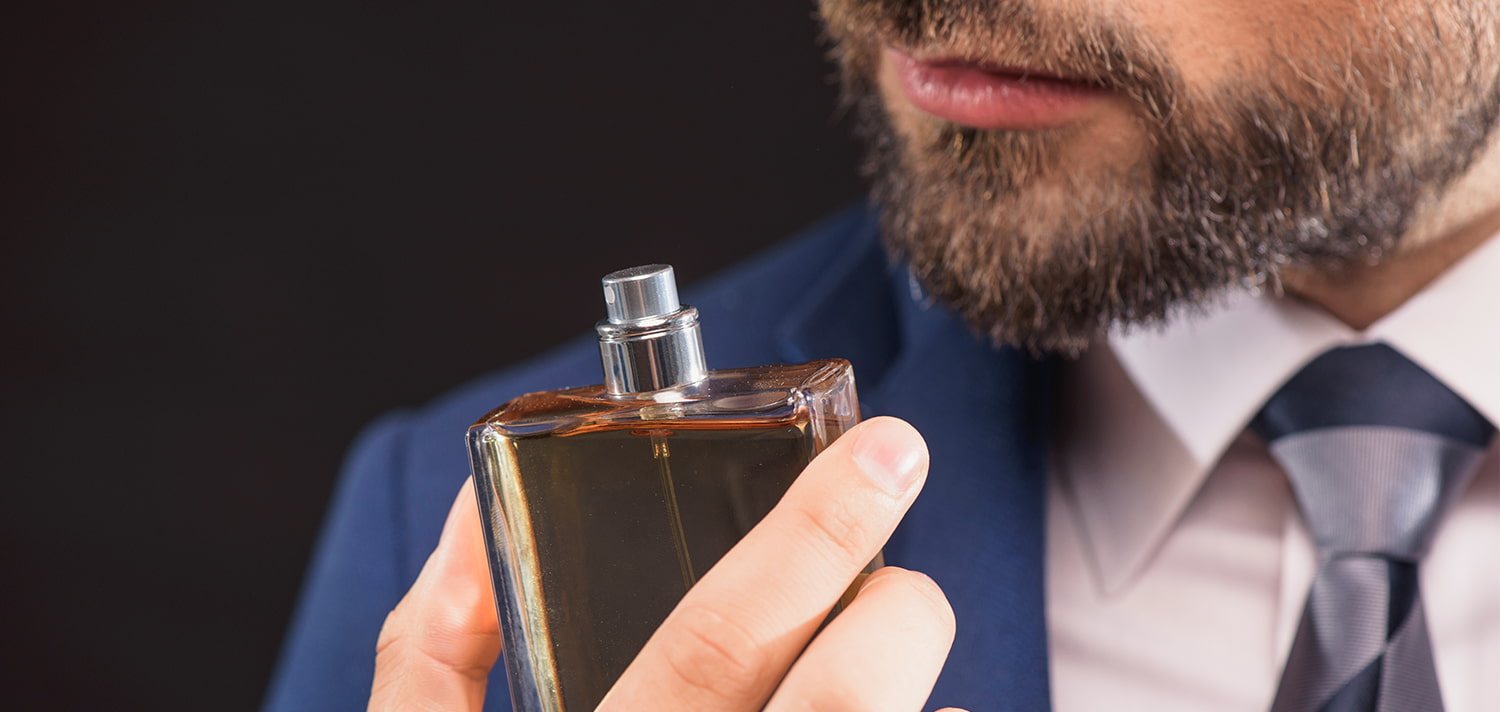 Los 10 mejores perfumes para un hombre joven